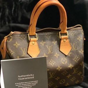 Authentic Louis Vuitton Monogram Speedy 25